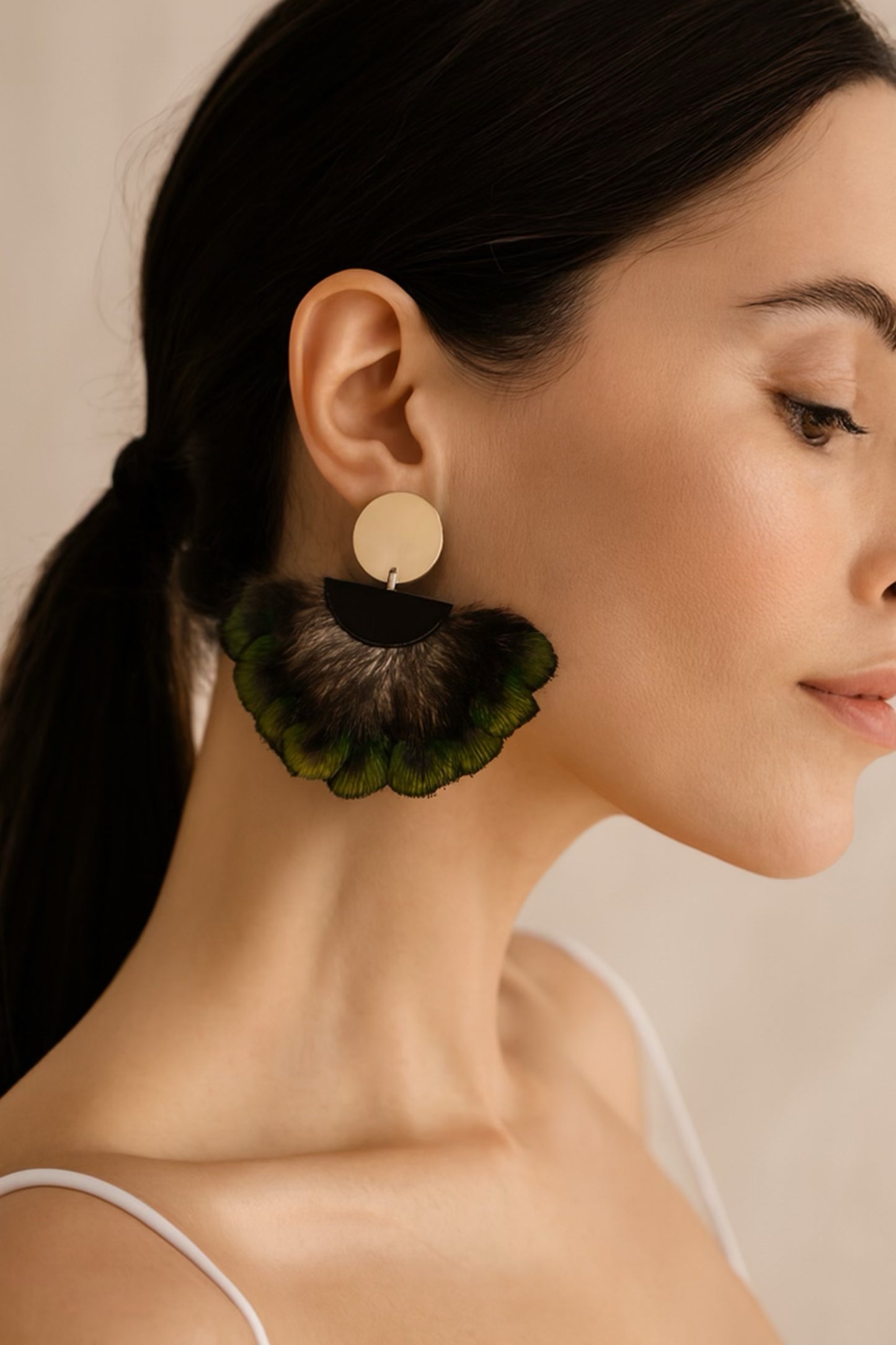 Feathered Earth black- gold