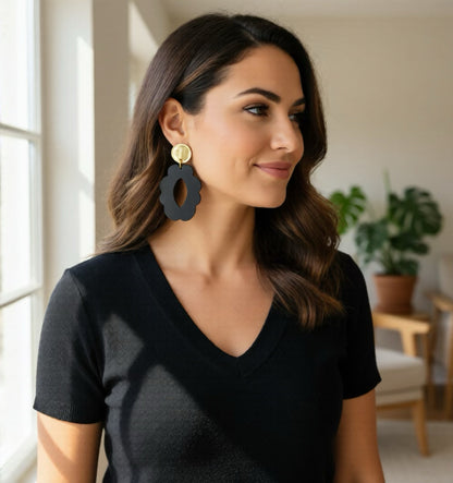 Bold Bloom - large black